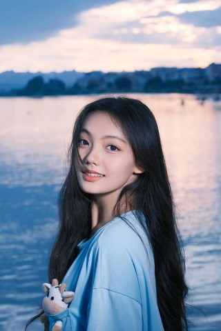 微单什么镜头最实用，微单配什么镜头全面？