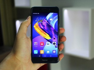 荣耀v9和v9play电池一样吗，华为荣耀v9play电池容量