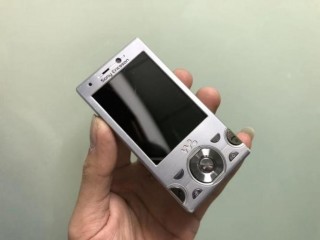 索尼爱立信w995能连接wifi嘛，索尼爱立信w995怎么开机