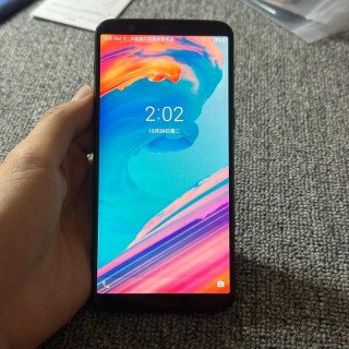 一加5t是双卡双待吗，一加五双卡？