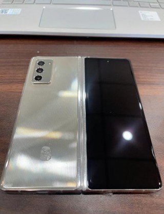 三星w21什么处理器，三星w21配置参数？