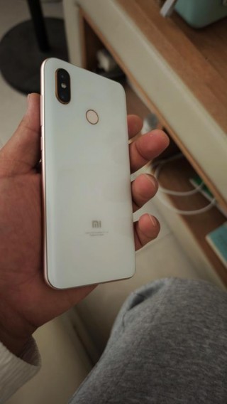 小米8透明探索版后面的是真的吗，小米8透明探索版什么时候上架？