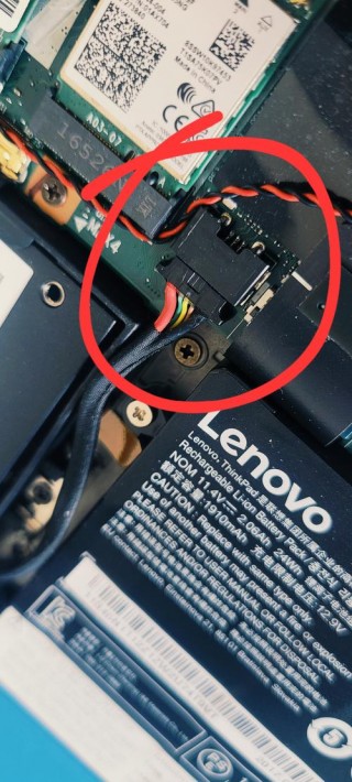 联想笔记本电脑的电池在哪里？联想笔记本电池在哪怎么取出