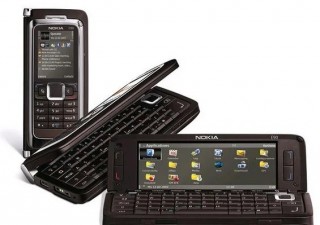 诺基亚e90开机键在哪里，诺基亚e90拆机教程？