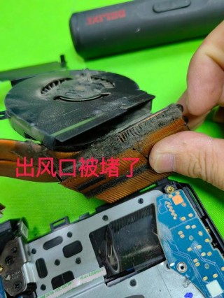 惠普散热器怎么拆，惠普笔记本散热风扇怎么拆？