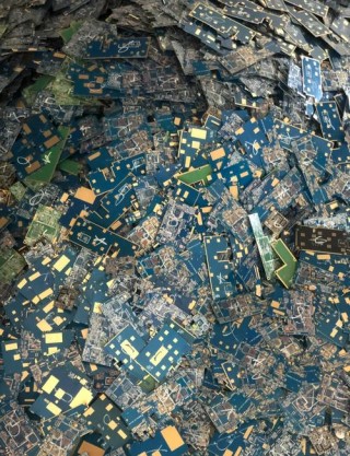 电脑主板多少钱一吨？电脑主板多少钱合适