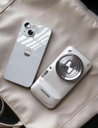 三星s4屏幕多少，三星s4屏幕是lcd还是oled