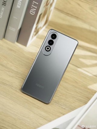 oppox907后盖拆卸方法，oppox907拆机教程