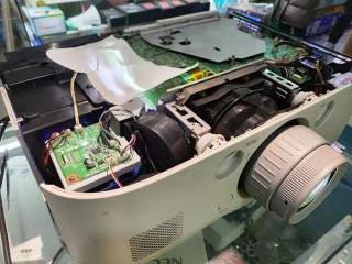 投影仪怎么连接电脑按哪个键？投影仪怎么连接电脑按什么键