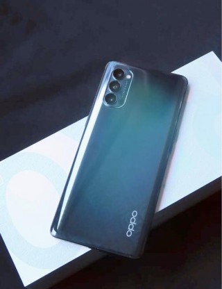 opporeno4是三星屏幕吗，oppo reno4是三星屏吗