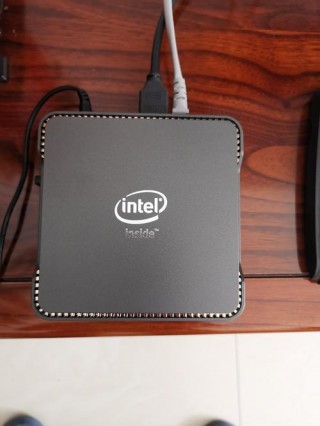 小的笔记本电脑叫什么？小巧的笔记本电脑