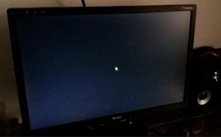 电脑每次开机都黑屏怎么回事？电脑每次开机都要黑屏一段时间