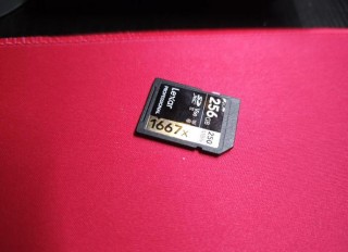 lexar内存卡怎么样，lexar内存卡和闪迪内存卡