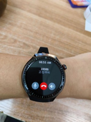 三星r810手表是s4吗，三星手表r810和r800？