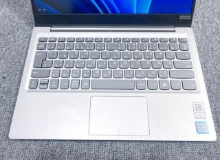 雷蛇和rog笔记本哪个好？雷蛇好还是rog好