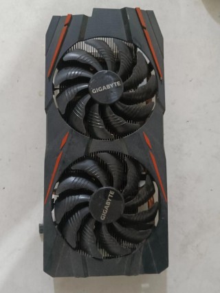 三风扇显卡要多大机箱，一张三风扇显卡多重？