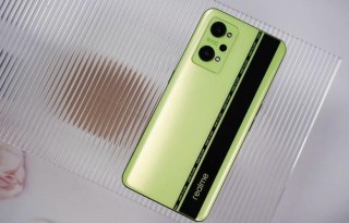 真我gtneo2屏幕怎么样？真我gtneo手机什么屏幕