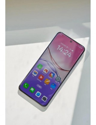 魅族背后有个小屏幕的啥型号，魅族屏幕有个小圆圈怎么去掉？