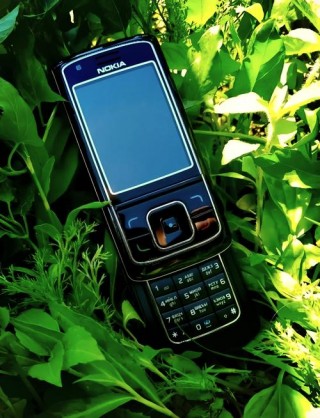 诺基亚7510a如何开机，诺基亚5700怎么开机？