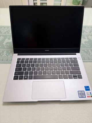 中关村现在还有卖电脑的吗，中关村还卖电脑配件吗？