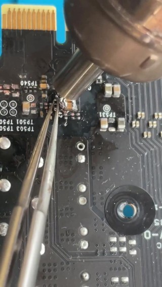 3070显卡风扇不转正常吗，3090显卡风扇不转？