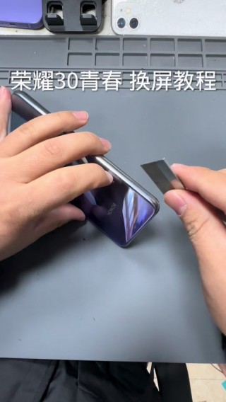 华为荣耀10青春版换屏幕要多少钱，华为荣耀10青春版换外屏多少钱一个？