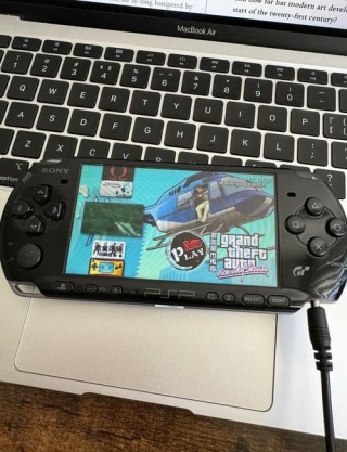 pspgo自带内存吗？pspgo有什么游戏