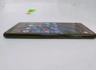 小米mix2什么屏幕材料，小米mix2的屏幕材质？