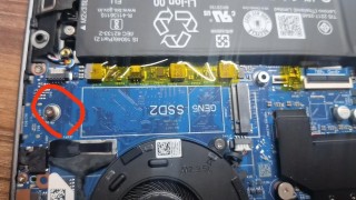 固态硬盘装在笔记本哪个位置，固态硬盘装入笔记本？