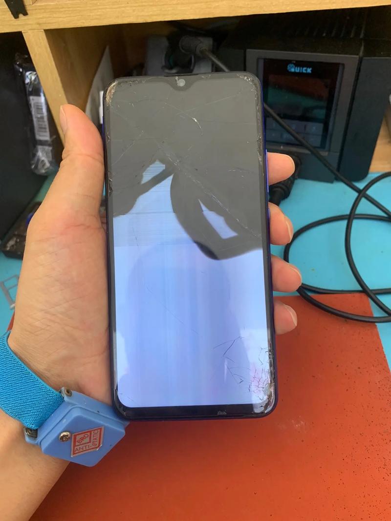 vivoxpalay6屏碎了,换个屏多少钱