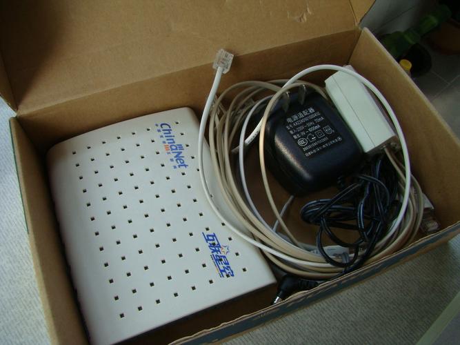 电脑调制解调器在哪里在组装台式电脑上的调制解调器插头在哪里