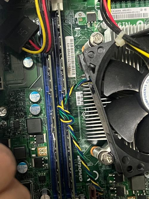 联想电脑的固态硬盘可以安装吗联想台式机加装固态硬盘