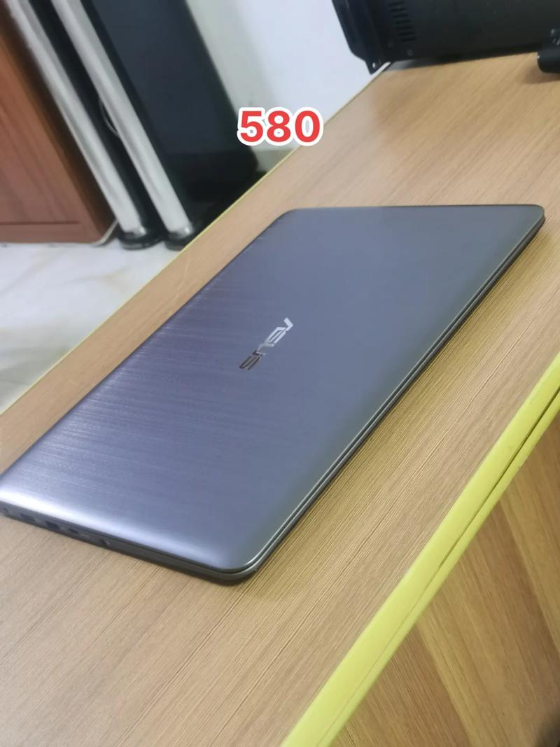 华硕笔记本有e402n这个型号么