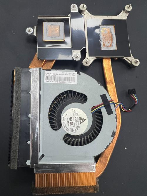 笔记本电脑换散热器多少钱