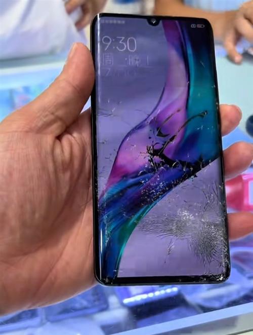 小米cc9换屏幕大概需要多少钱