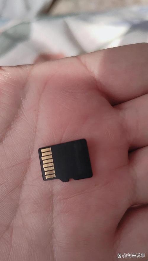 手机的内存卡外形大小都是一样的吗?