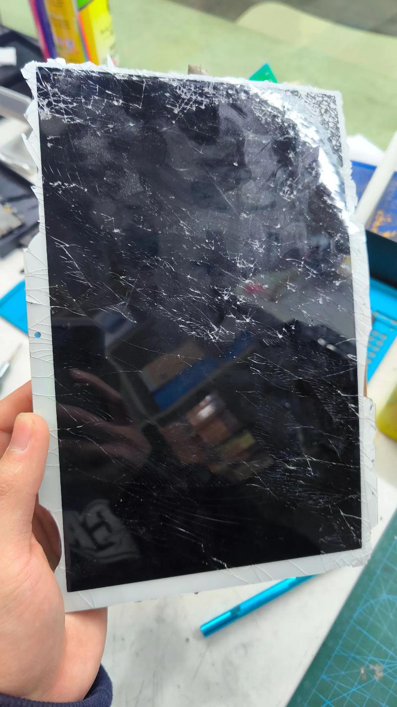 修手机内屏幕要多少钱谁知道吗