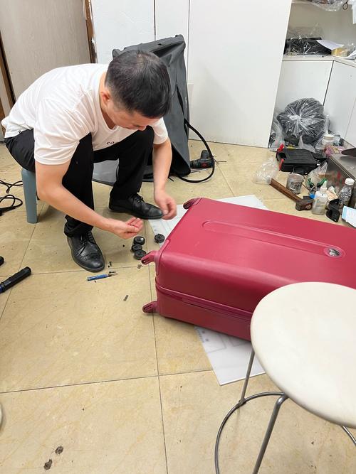 行李箱太紧会压坏电脑吗