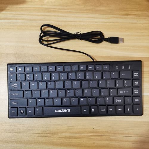 如何使笔记本电脑外接一个键盘能够开机?