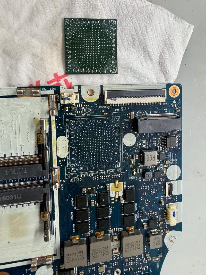 电脑联想拯救者i7主板多少钱联想笔记本南桥芯片坏了维修需要多少钱