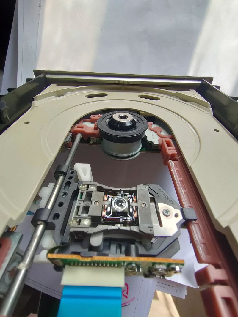 光驱挡板怎么拆