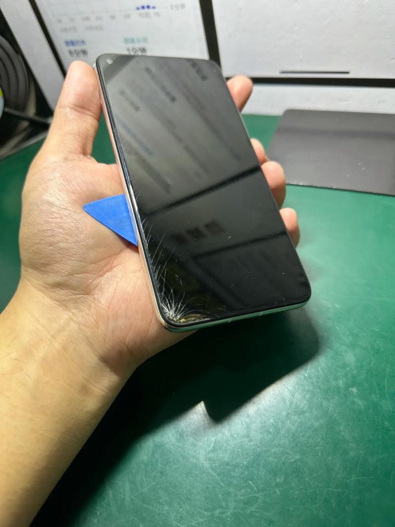 荣耀20pro外屏幕碎了换一下价钱