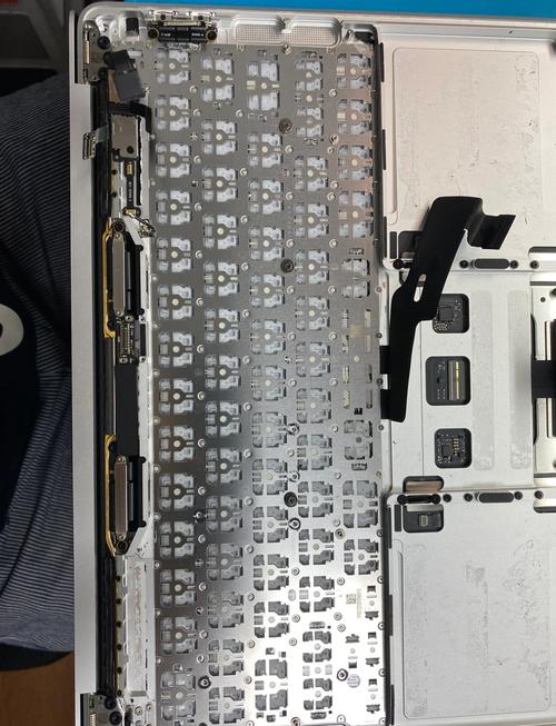 笔记本键盘坏了维修多少钱?