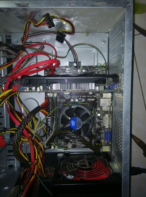 电脑主机后面的线为什么不通电了?