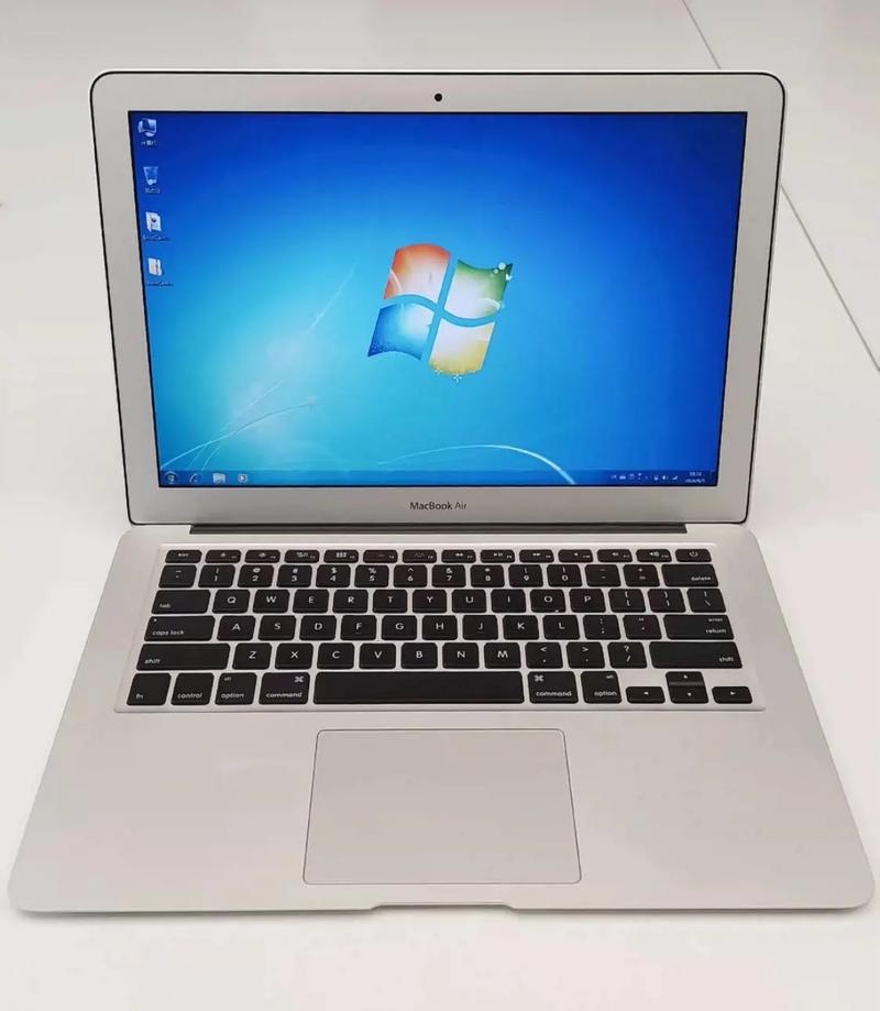 苹果笔记本白色键盘的是哪款?