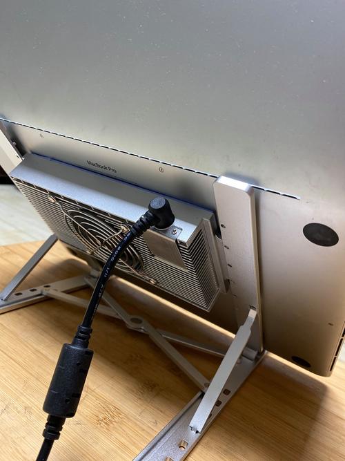 是否所有笔记本电脑玩游戏时都要安装个笔记本散热器?有哪位能说说...