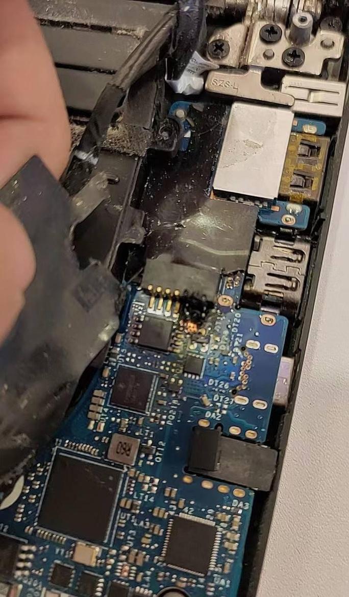 电脑里的主板坏了会有什么反映