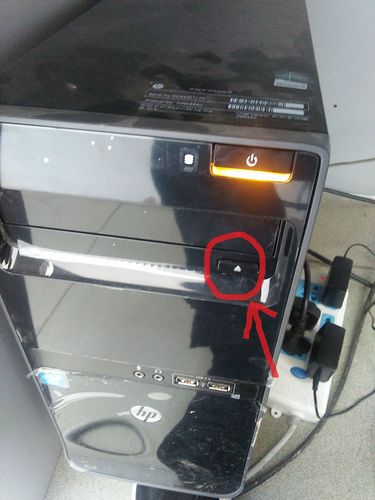 台式电脑机箱里的DVD光驱怎么打开?