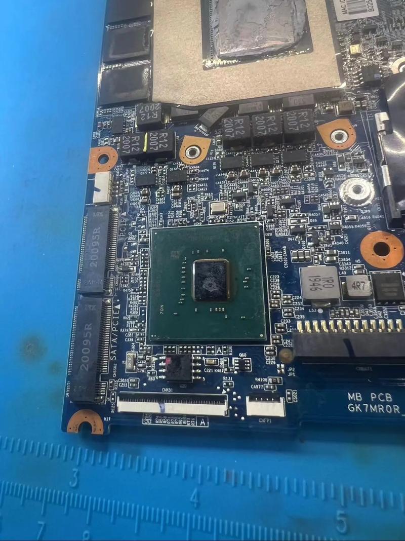 电脑主板换下多少钱一个