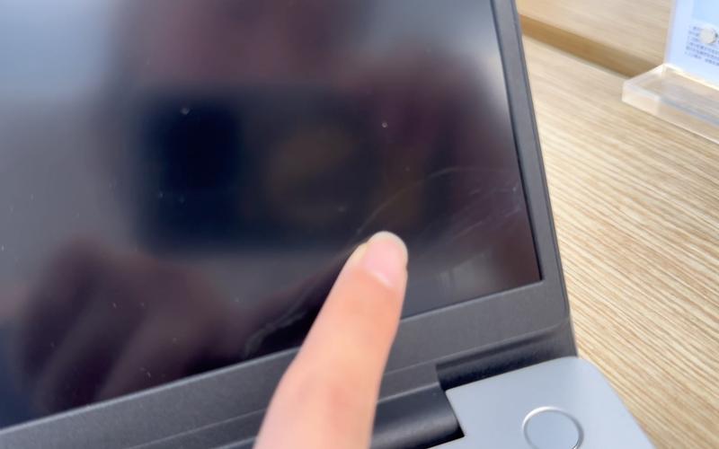 华为电脑屏幕摔碎了可以换吗华为笔记本电脑屏幕坏了